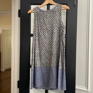 NWT Sleeveless Printed dress with Contrast hem